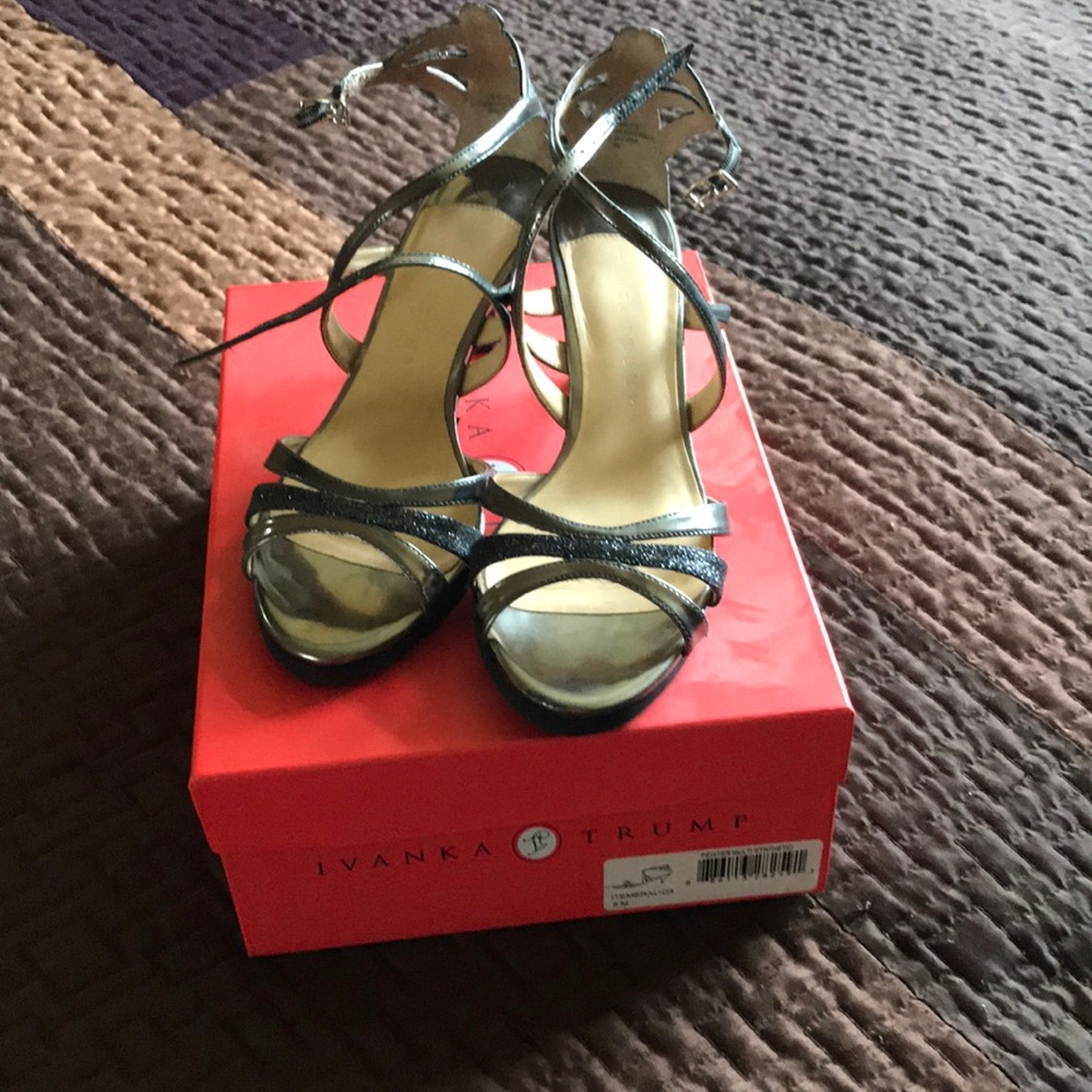 Dress shoes
